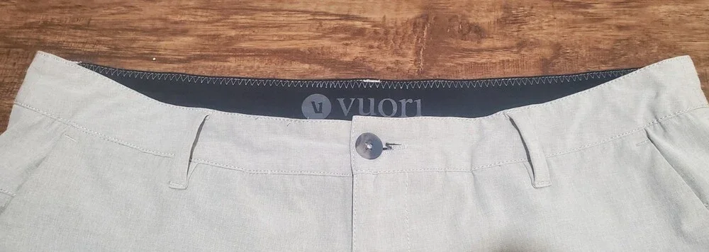 Vuori Mens beige Flat Front Shorts Size - 34 Fit Medium